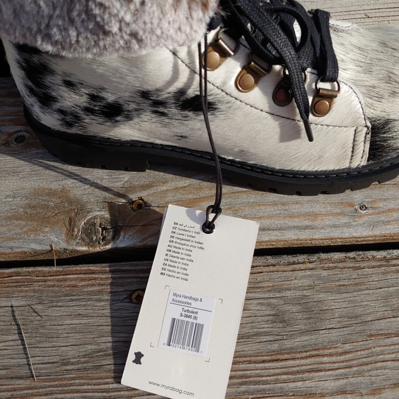 Genuine Cowhide & Leather Bootie Fur combat ankle black white sz 8 new - Picture 5 of 7